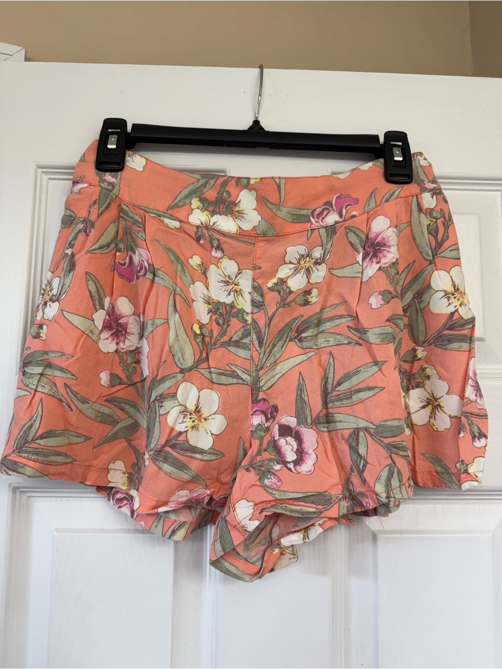 American Eagle Outfitters Floral Flowy Shorts M